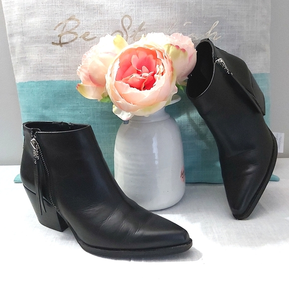 Sam Edelman Shoes - Sam Edelman black leather ankle heeled boots pointed toes  2.5" heels